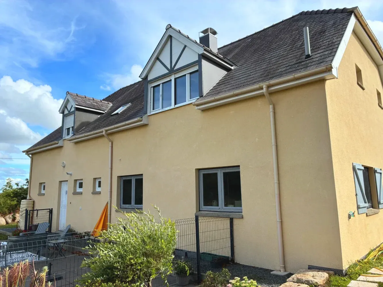 Bright village house with 4,895 m² of land in Champ-du-Boult photo 7