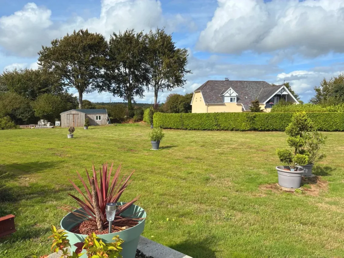 Bright village house with 4,895 m² of land in Champ-du-Boult photo 2