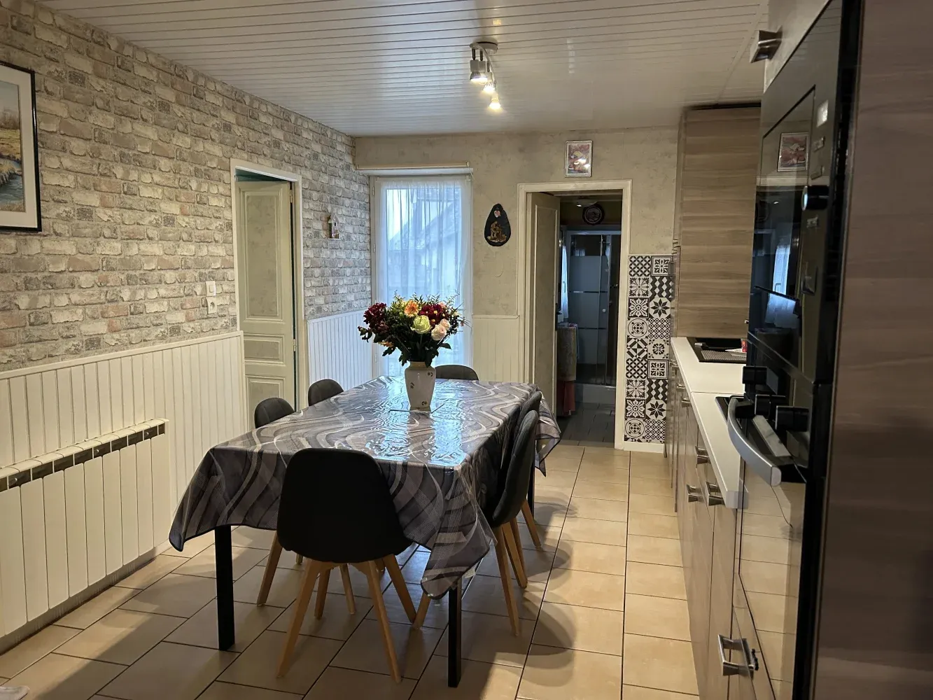 Maison de village de plain-pied rénovée avec jardin à Prissac — photo 6