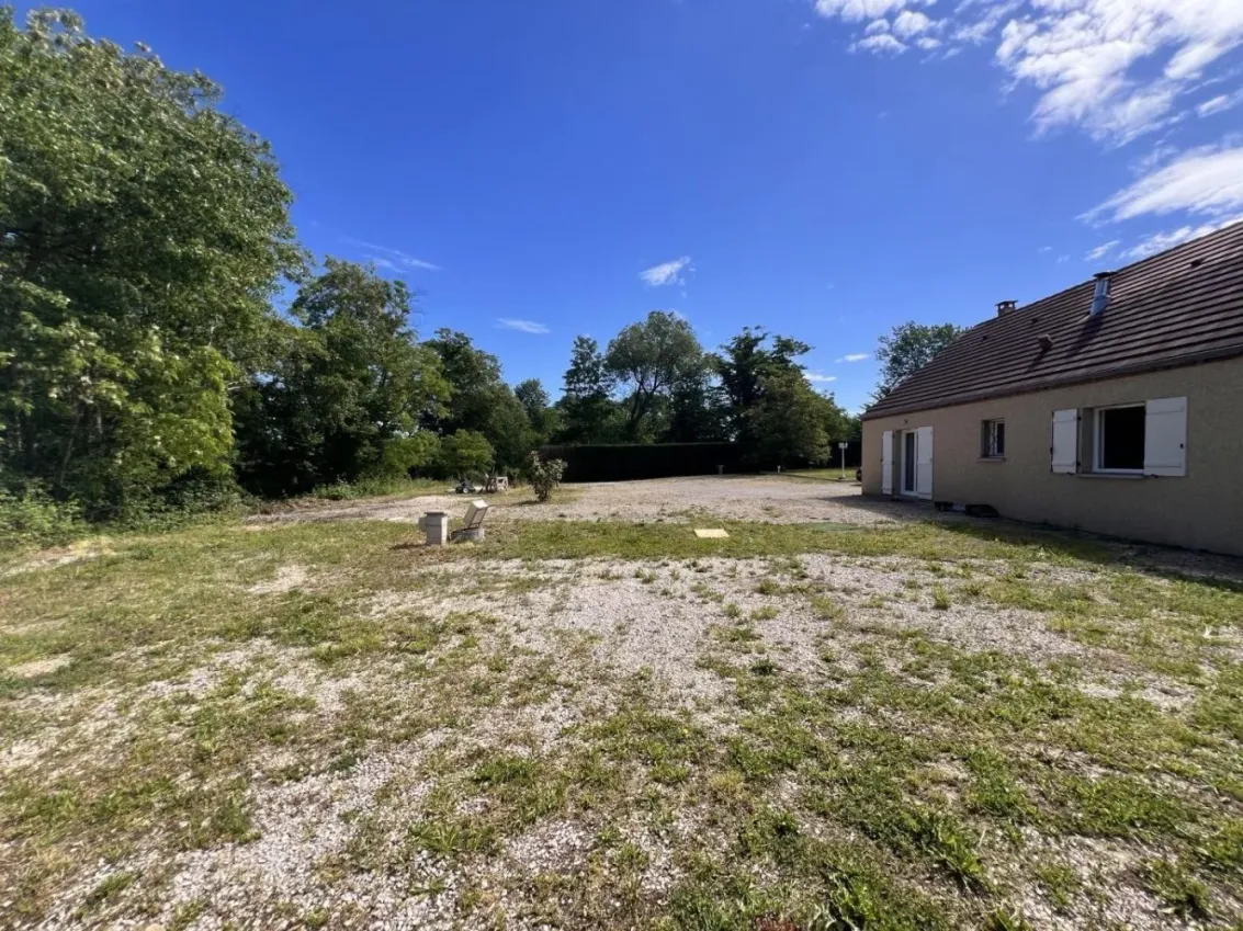Single-Story House with 3 Bedrooms and Large Plot in Chalon-sur-Saône photo 8
