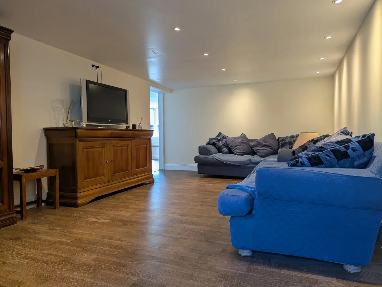 Family Town House in Montmorillon with Garden and 194 m² of Living Space photo 6