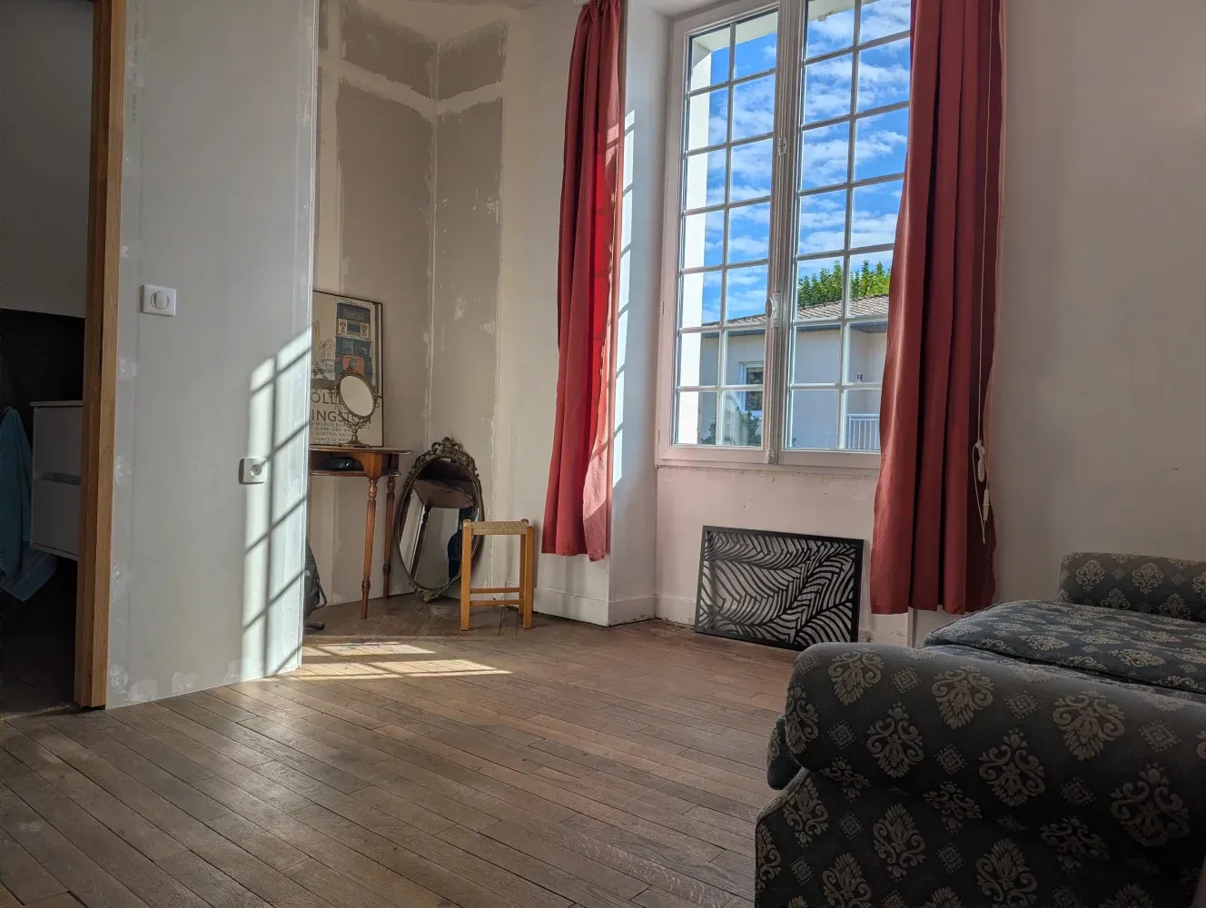 Family Town House in Montmorillon with Garden and 194 m² of Living Space photo 9
