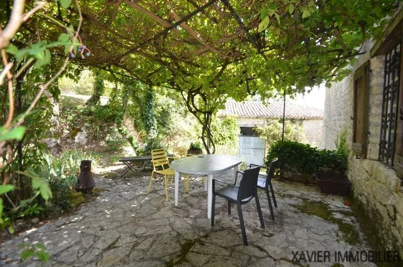 Characterful Quercy Stone Farmhouse with Barn and 1,236 m² of Land photo 10