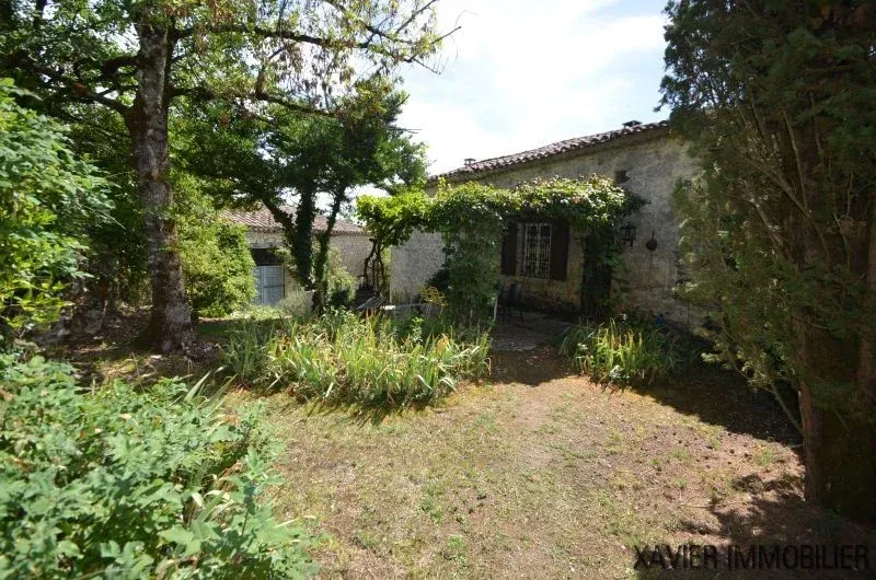 Characterful Quercy Stone Farmhouse with Barn and 1,236 m² of Land photo 3