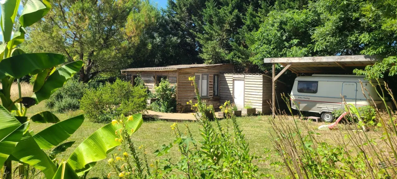Maison ancienne en pierre à rénover à Fauroux, avec terrain arboré — photo 6