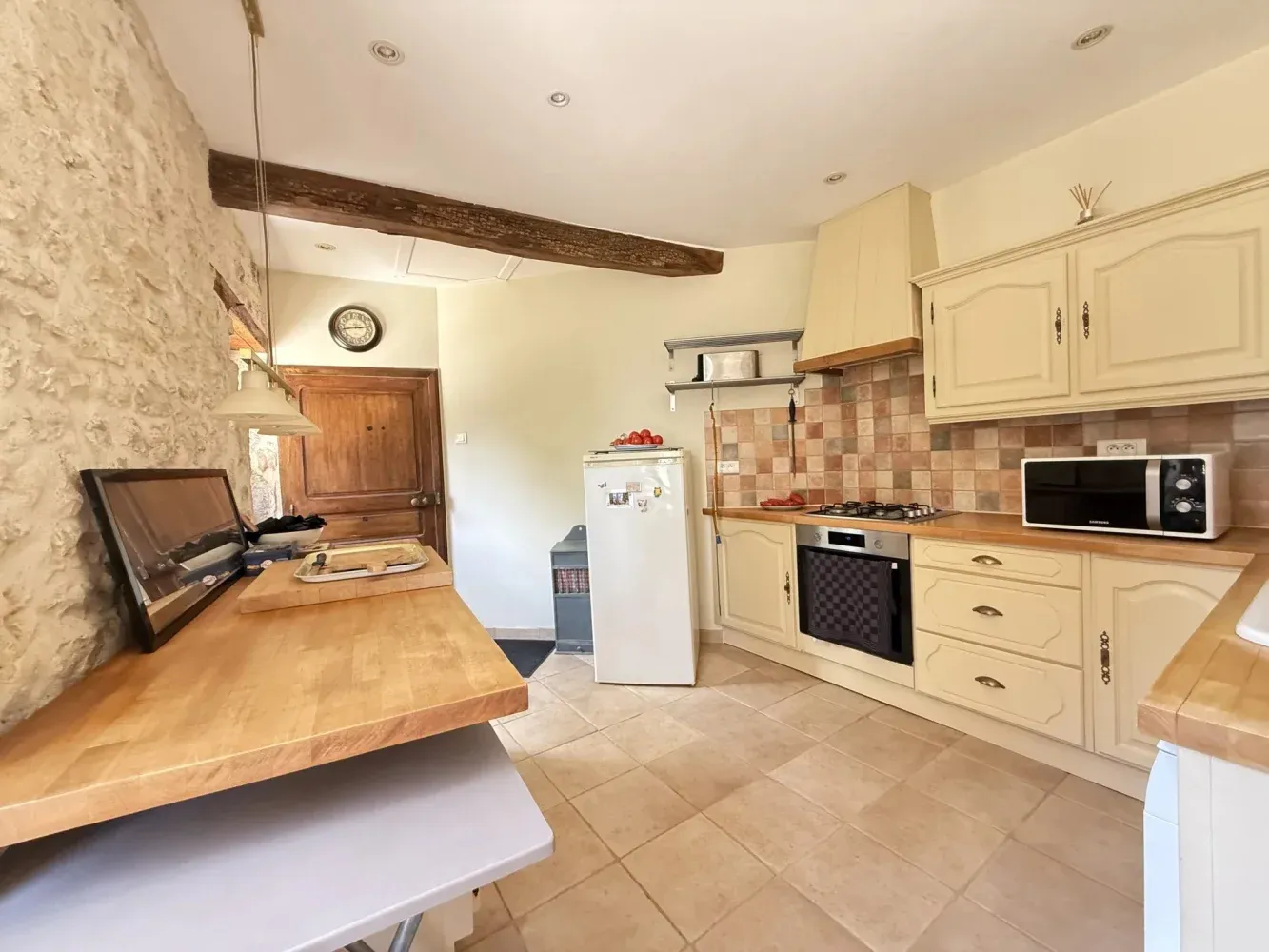 3-bedroom stone village house between Ruffec and Verteuil-sur-Charente photo 4