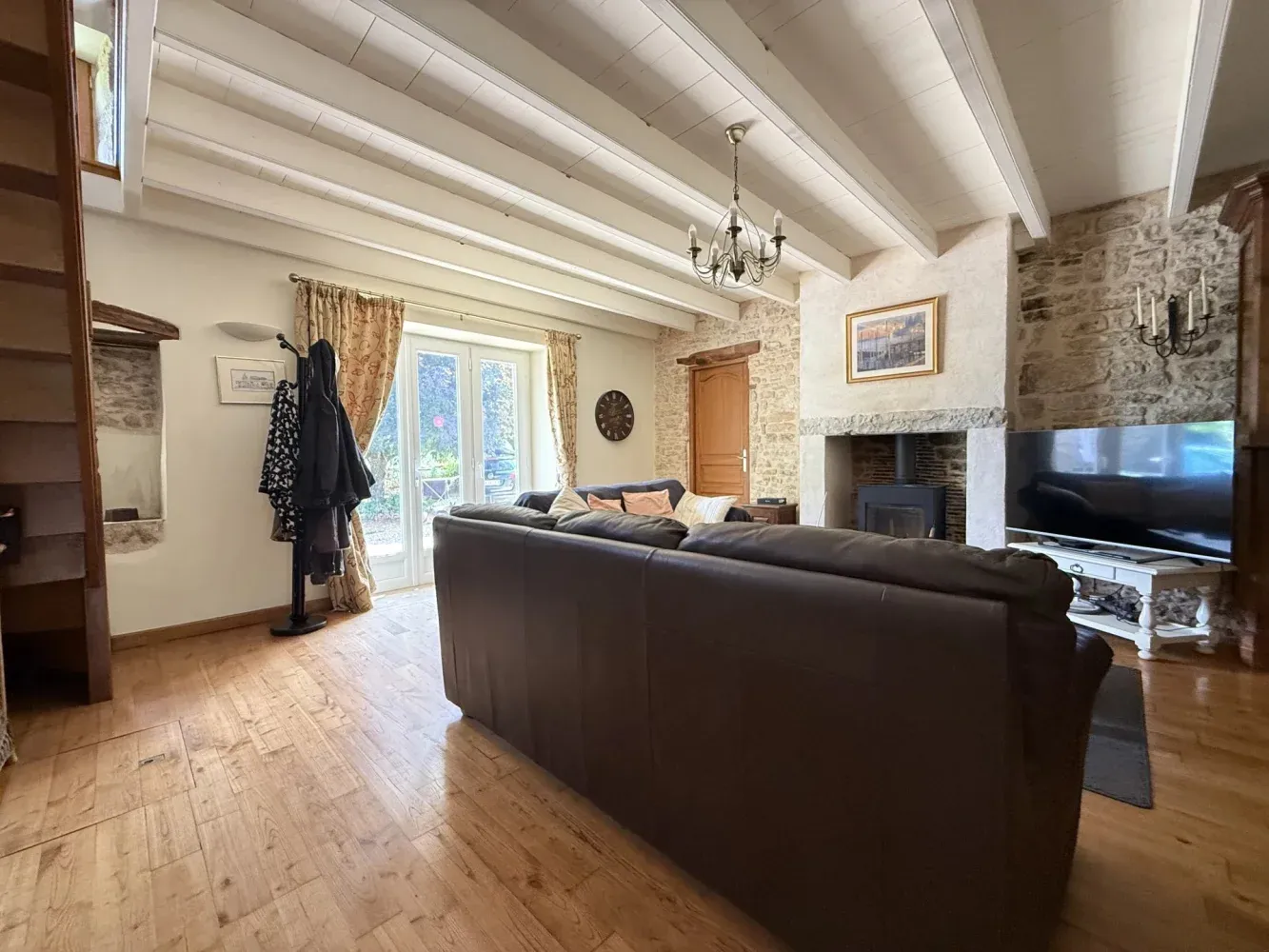 3-bedroom stone village house between Ruffec and Verteuil-sur-Charente photo 3
