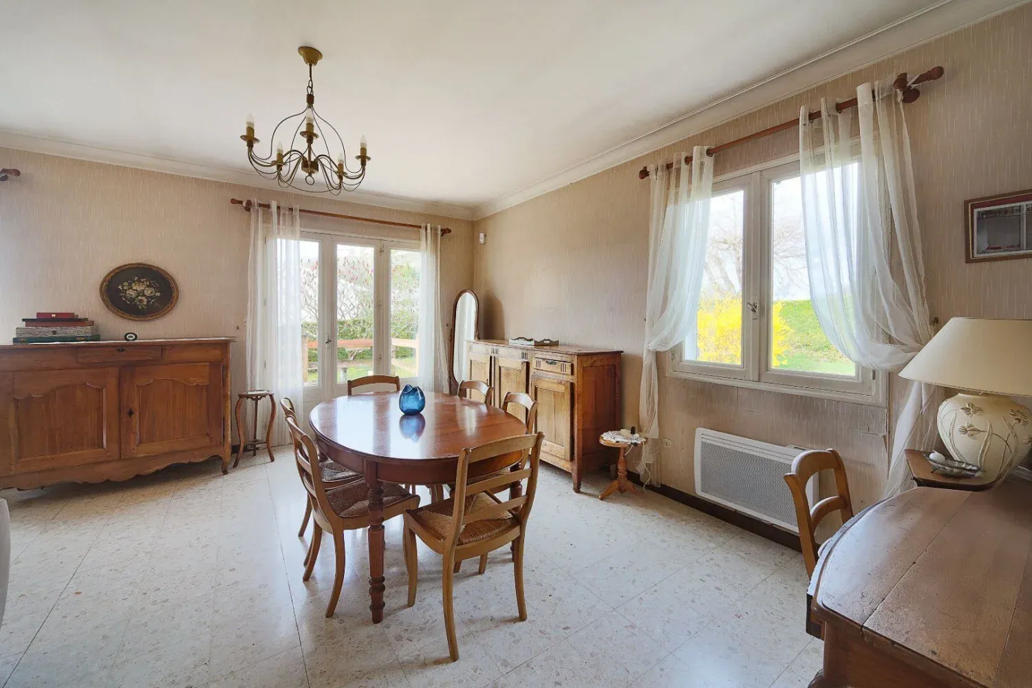 Country house in Lauzerte with professional potential and family living photo 2