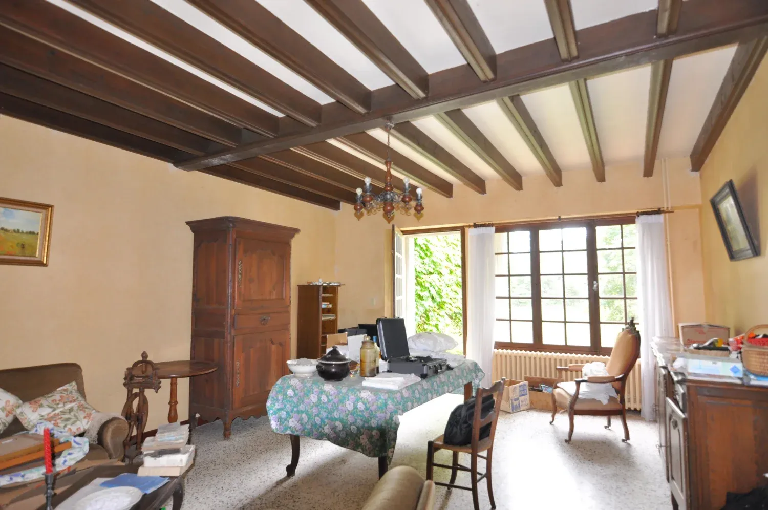 Former farmhouse to restore near Saint-Séverin, 160 m² on 4,794 m² photo 4