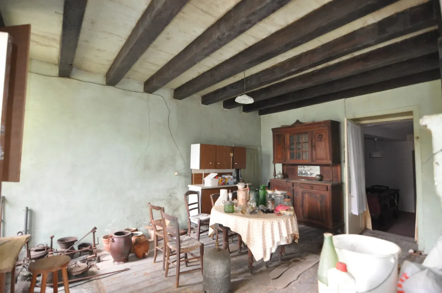Former farmhouse to restore near Saint-Séverin, 160 m² on 4,794 m² photo 5