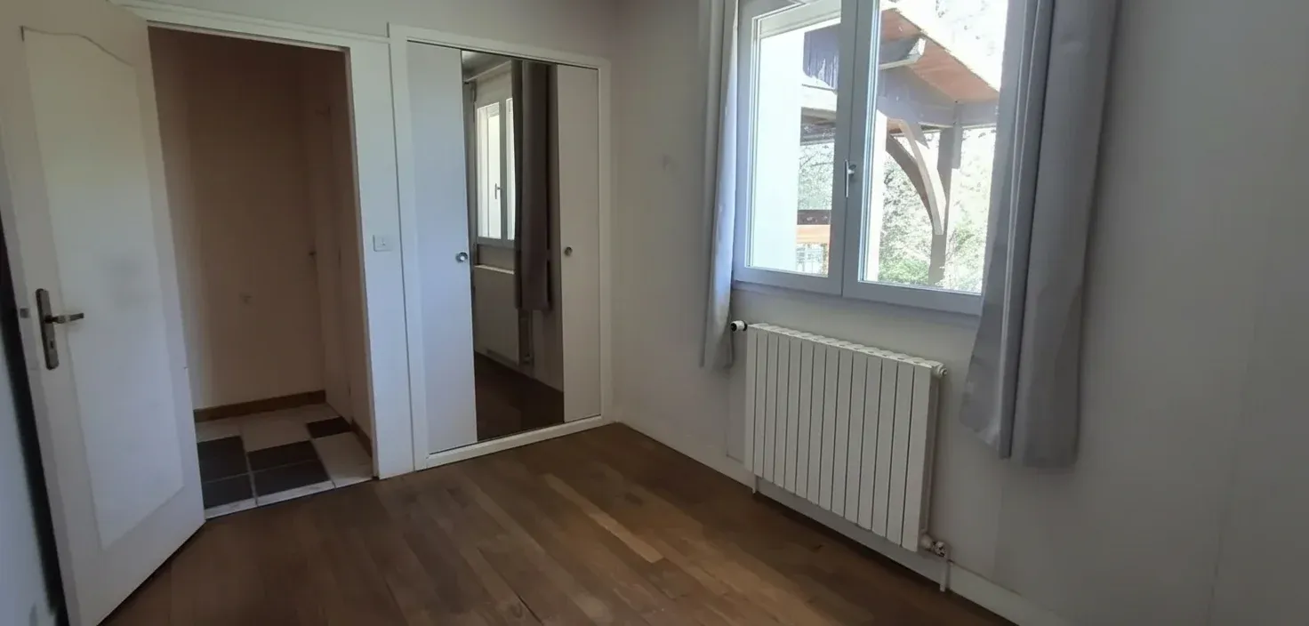 Townhouse in Thiviers with Garden and Investment Potential photo 9