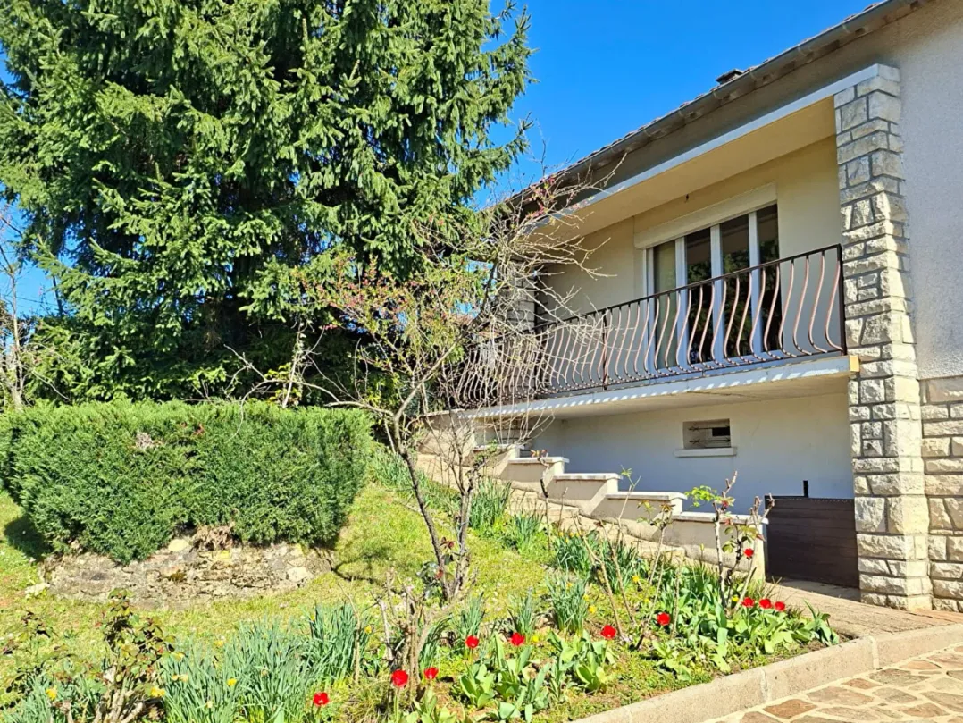 Townhouse in Thiviers with Garden and Investment Potential photo 3