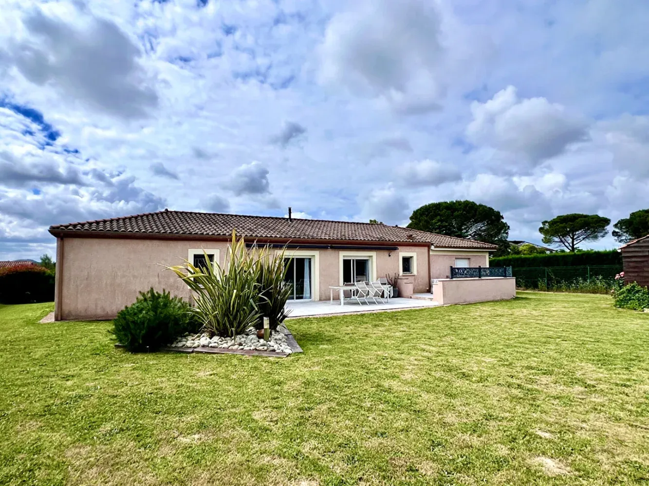 Single-story detached house in Trentels, between Saint-Sylvestre-sur-Lot and the Fumélois area photo 3