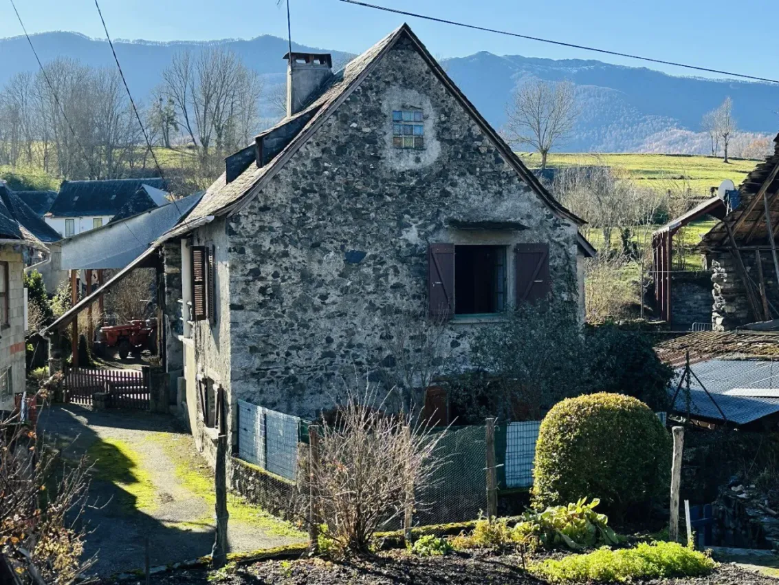 Village house with outbuildings in Villeneuve, Ariège photo 2