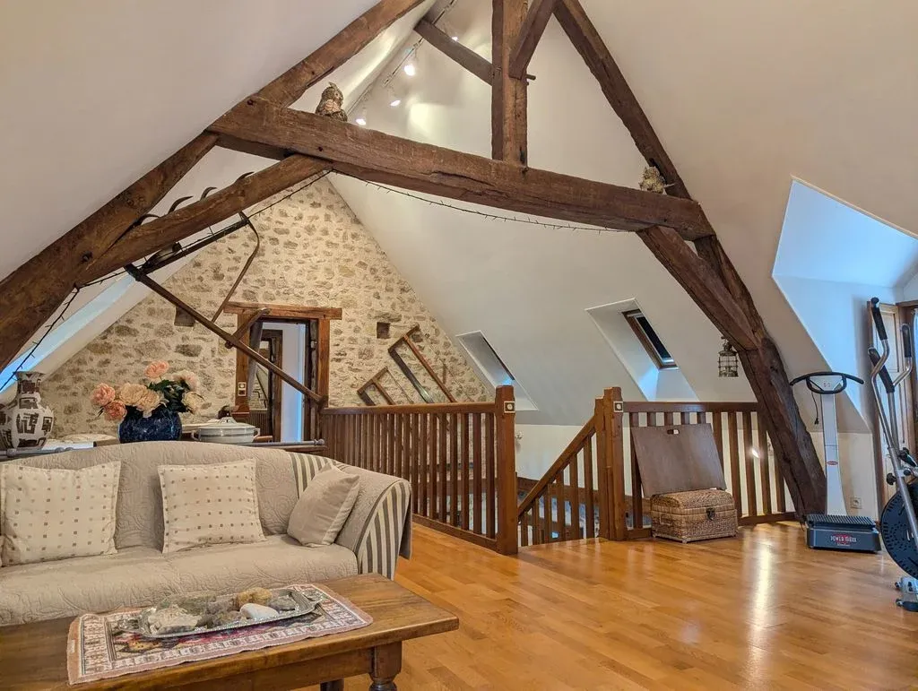 Maison de village avec bois privé et jardins à Saint-Benoît-du-Sault — photo 3