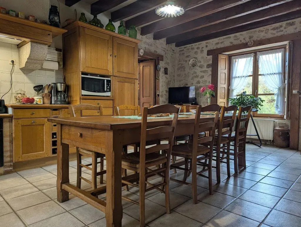 Maison de village avec bois privé et jardins à Saint-Benoît-du-Sault — photo 6