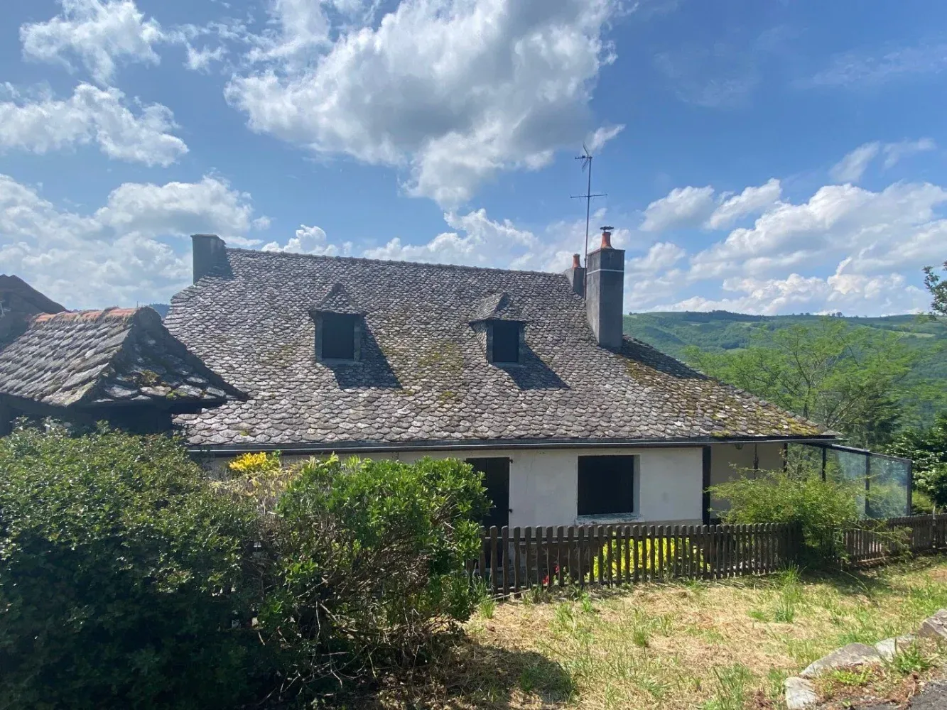 Detached old house with views over the Lot Valley photo 2