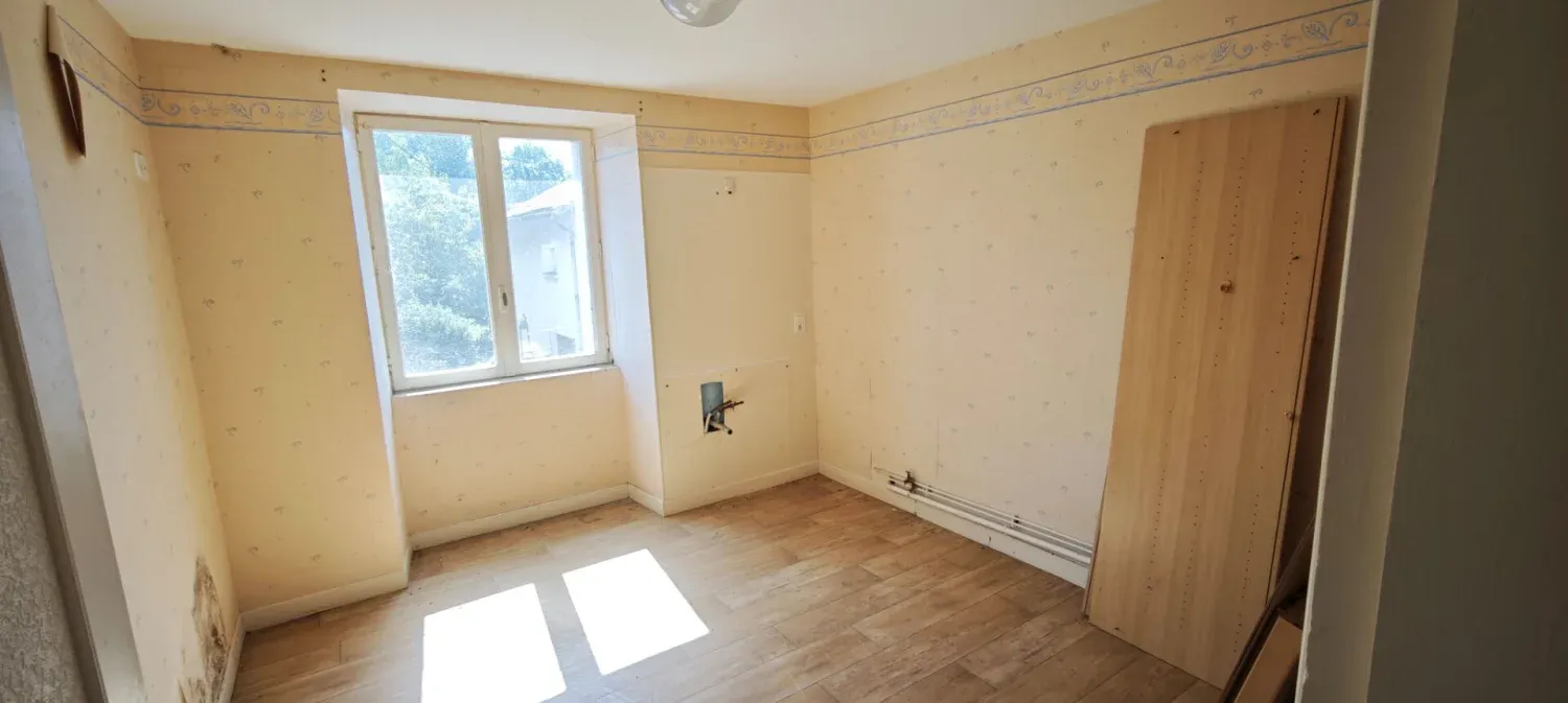 Former hotel with high potential in the heart of Asprières, near Figeac photo 4