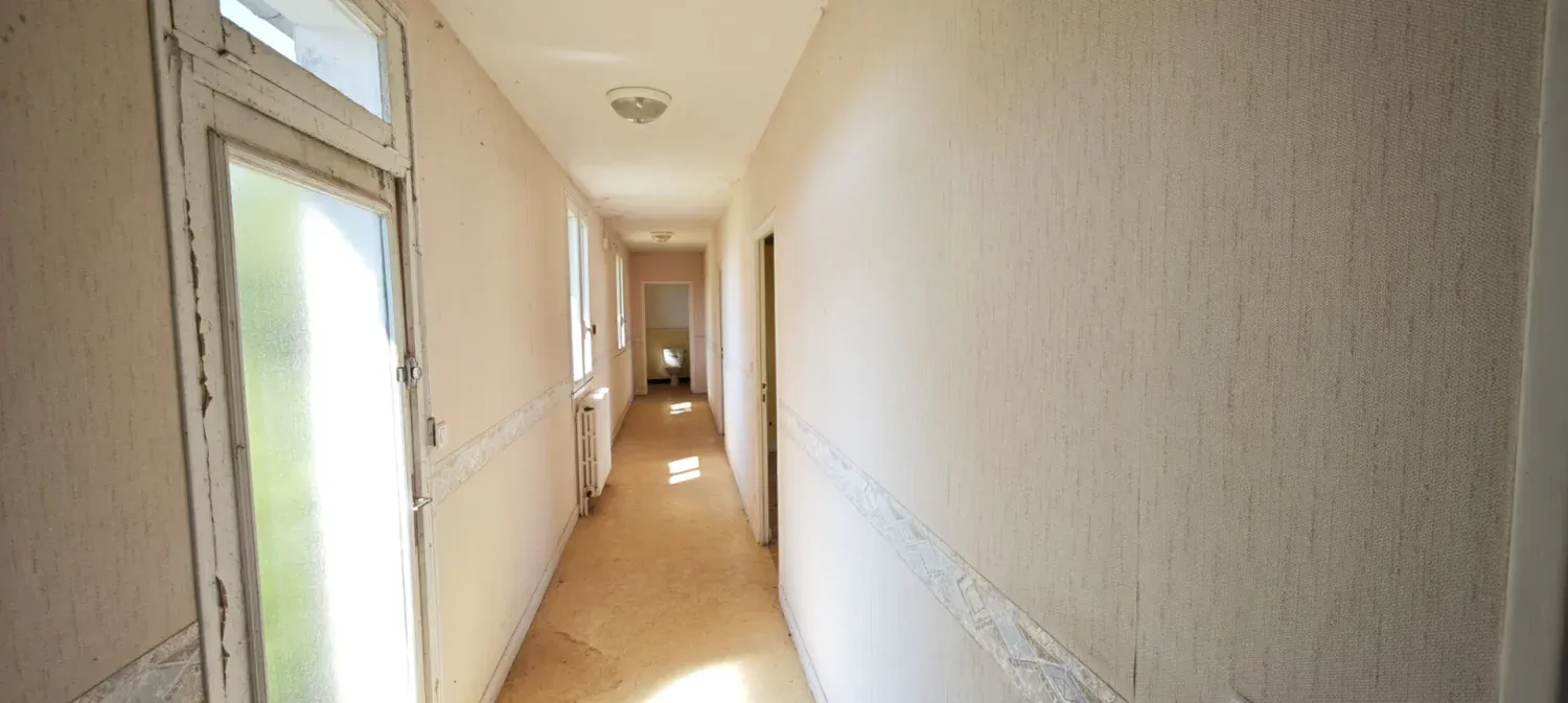 Former hotel with high potential in the heart of Asprières, near Figeac photo 9