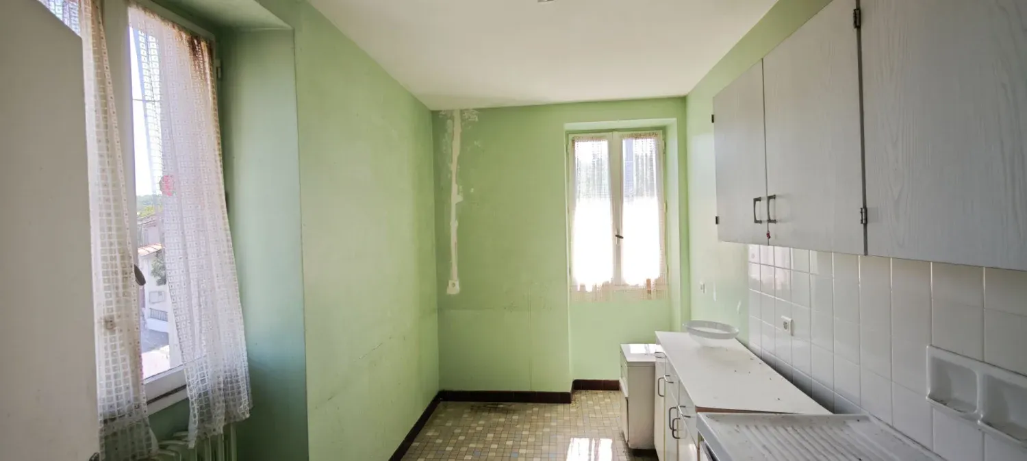 Former hotel with high potential in the heart of Asprières, near Figeac photo 5