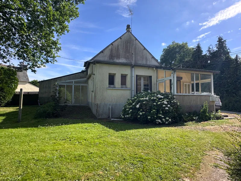 Country house to renovate with outbuilding and large plot in Loyat photo 3