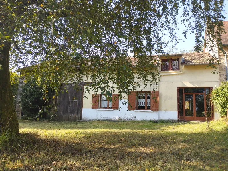 Semi-detached village house with adjoining barn in Mialet photo 9