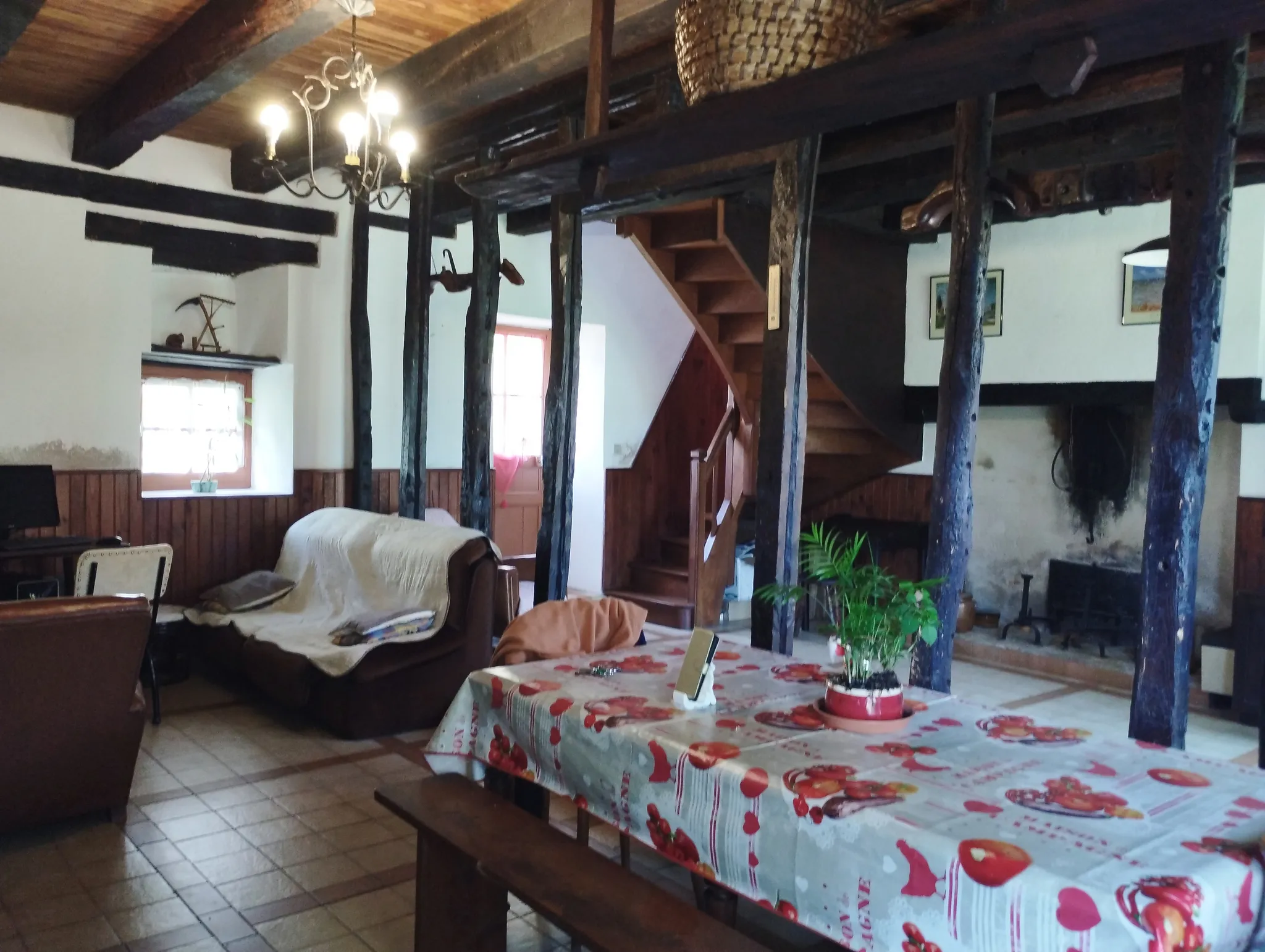 Semi-detached village house with adjoining barn in Mialet photo 4