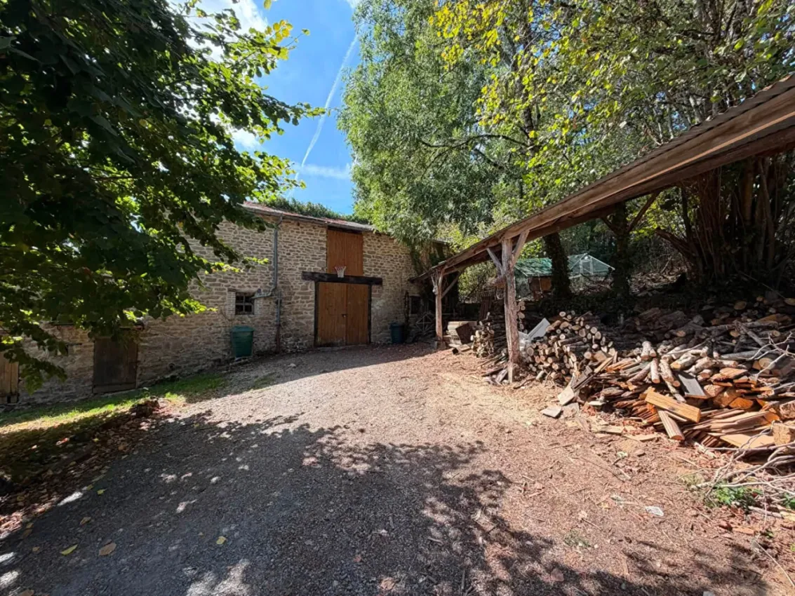Maison de campagne avec chambres d’hôtes à Bersac-sur-Rivalier — photo 3