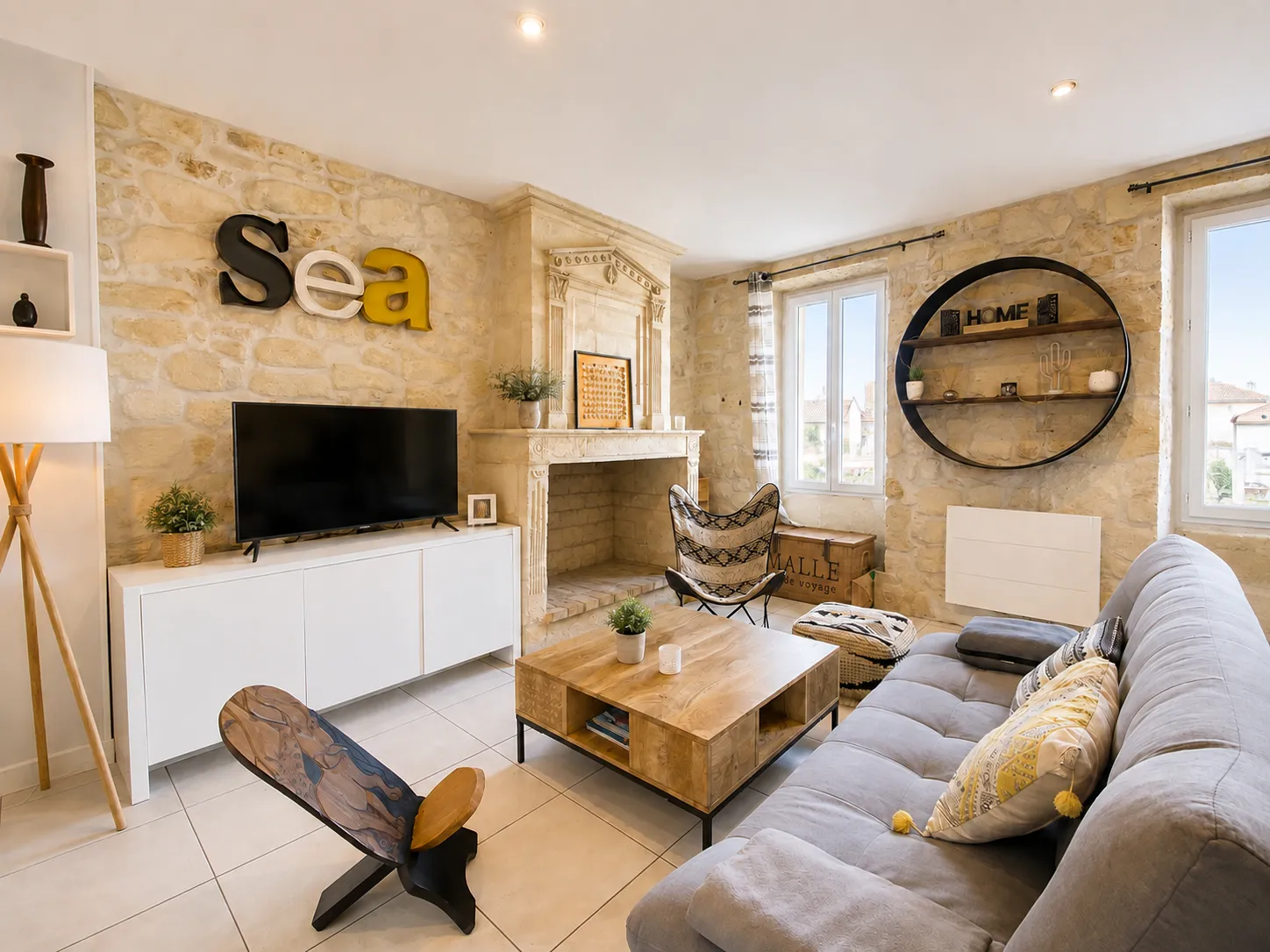 Renovated Stone Village House with Two Bedrooms in Saint-Laurent-d’Arce photo 2