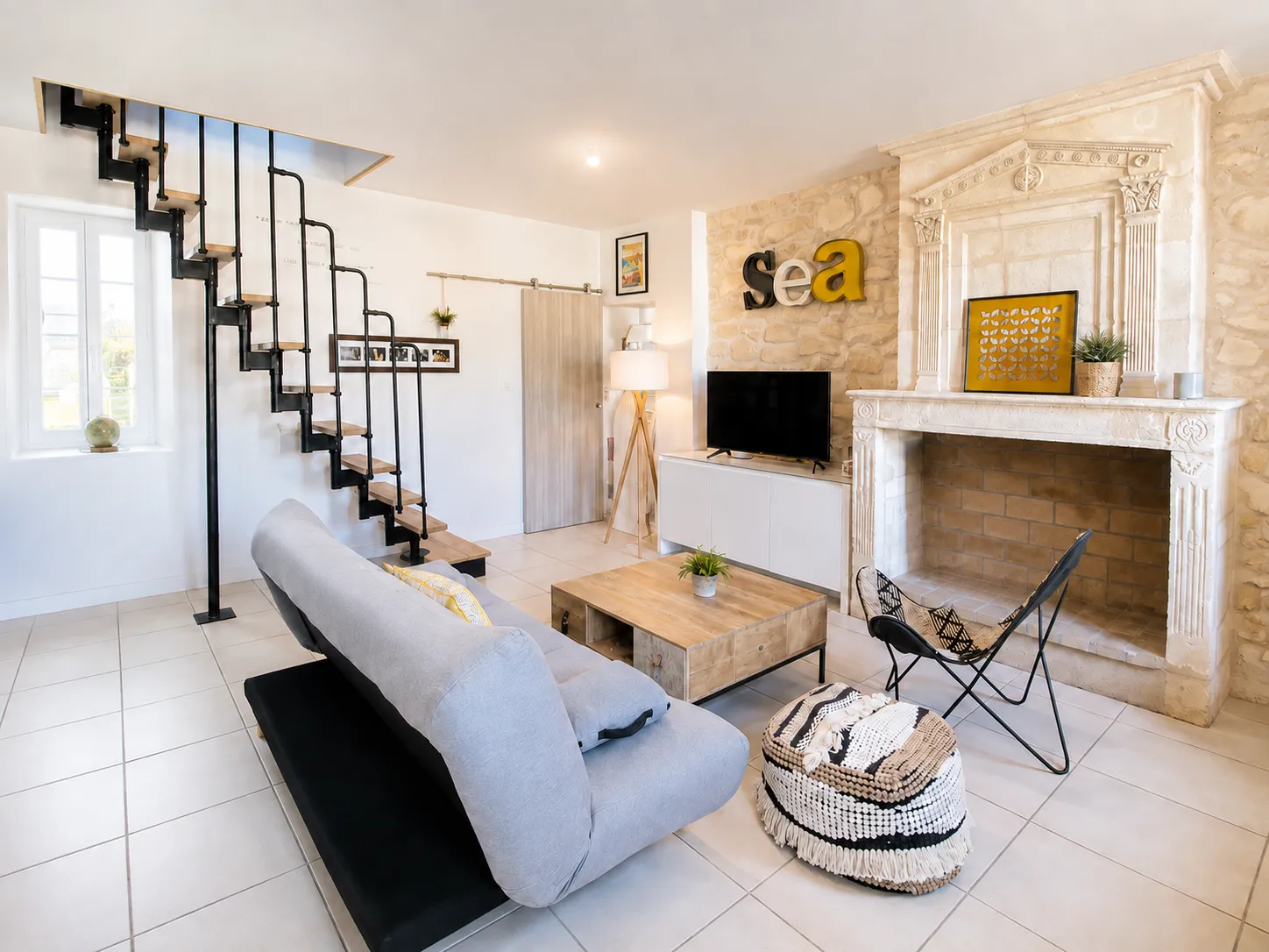 Renovated Stone Village House with Two Bedrooms in Saint-Laurent-d’Arce photo 10