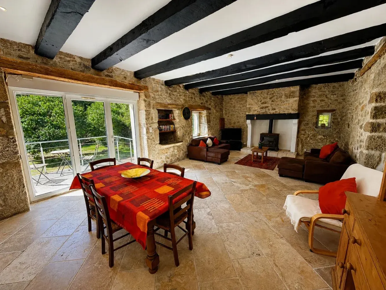 Secluded Stone House with Barn and Potential for a Gîte Near Abjat-sur-Bandiat photo 3