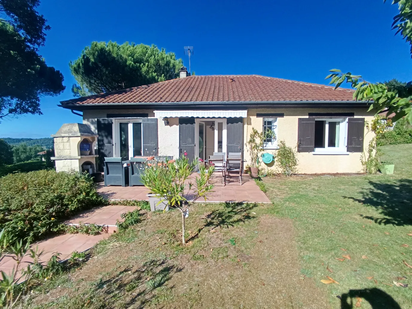 Renovated single-story country house in Boulazac Isle Manoire photo 8