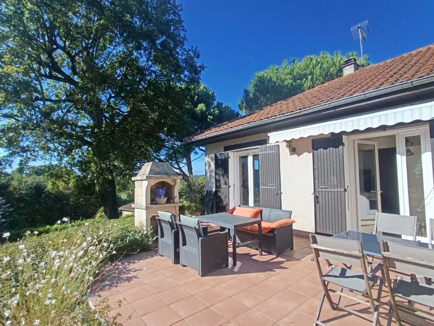 Renovated single-story country house in Boulazac Isle Manoire photo 4