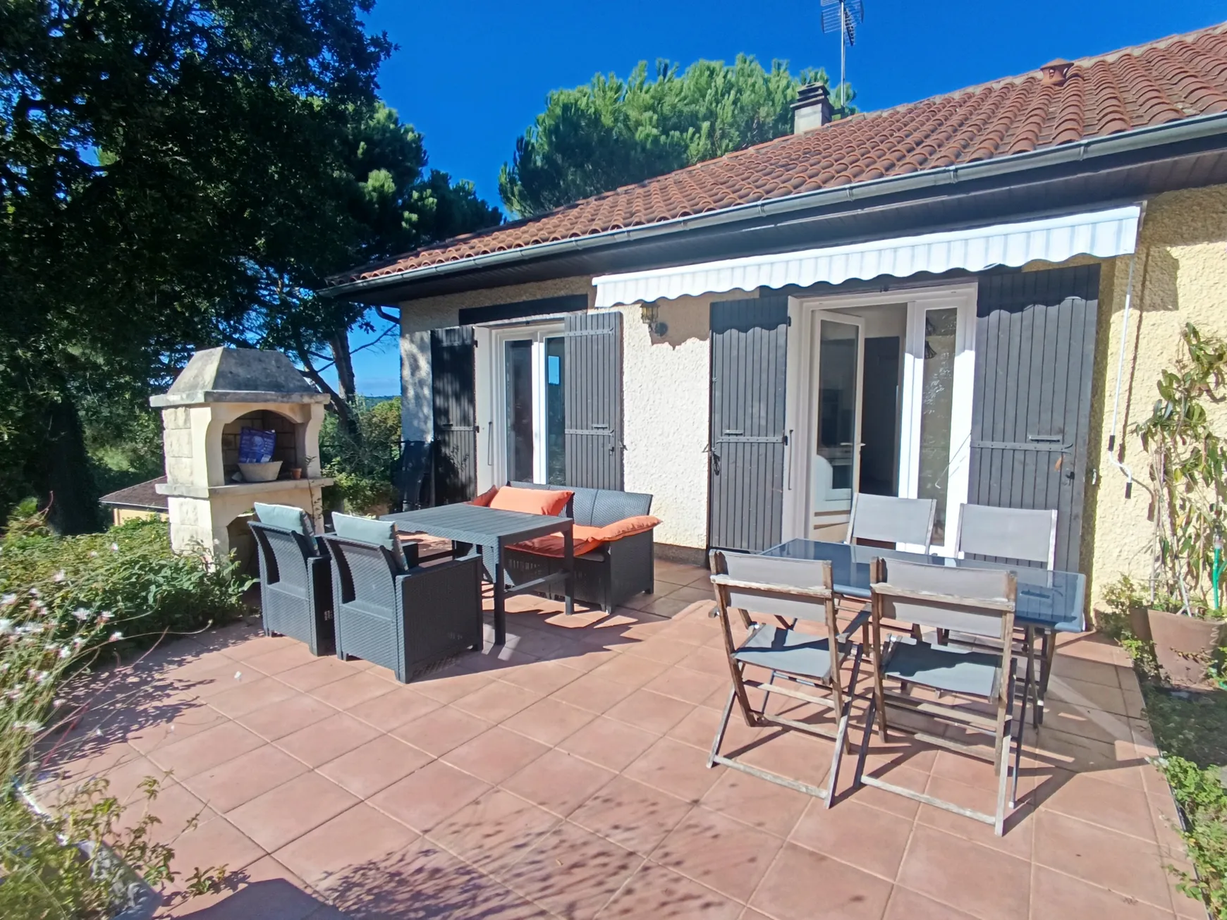 Renovated single-story country house in Boulazac Isle Manoire photo 5