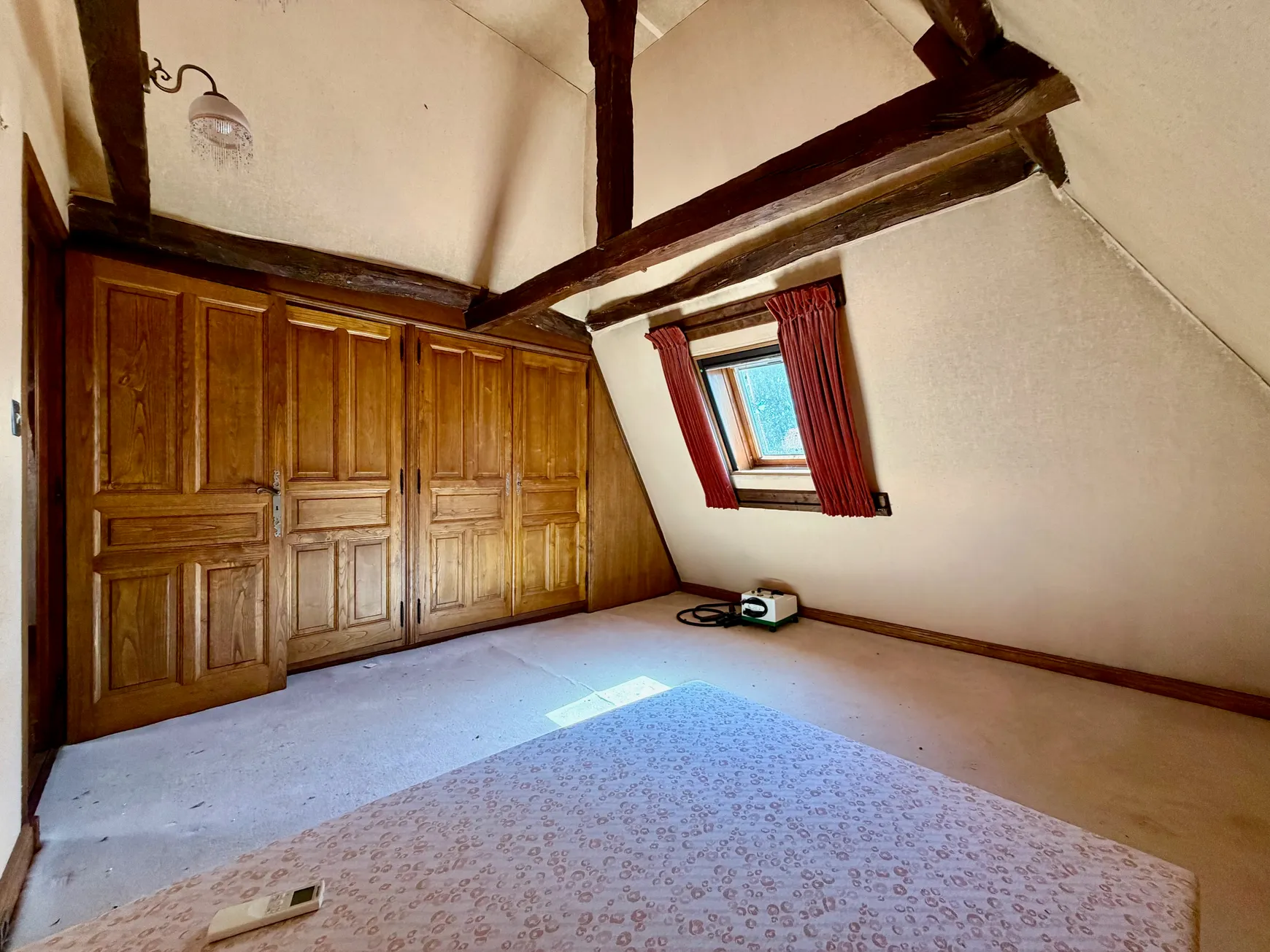 Characterful Country House with Outbuildings in Hautefort photo 9