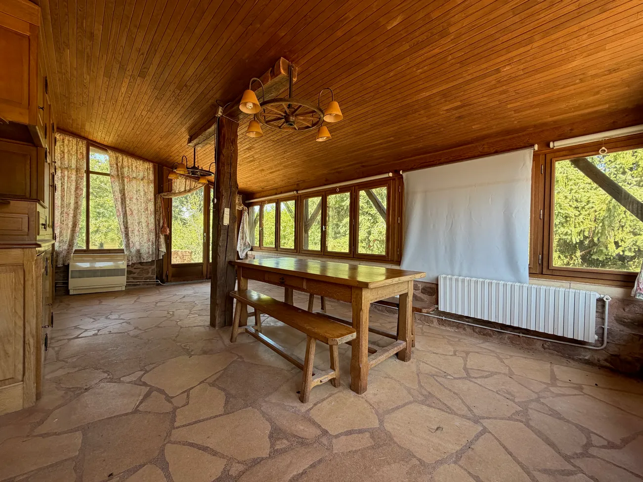 Characterful Country House with Outbuildings in Hautefort photo 8
