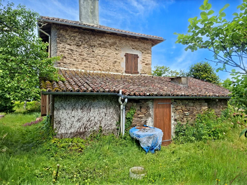 Maison de caractère en pierre avec jardin à Champagnac-la-Rivière — photo 8