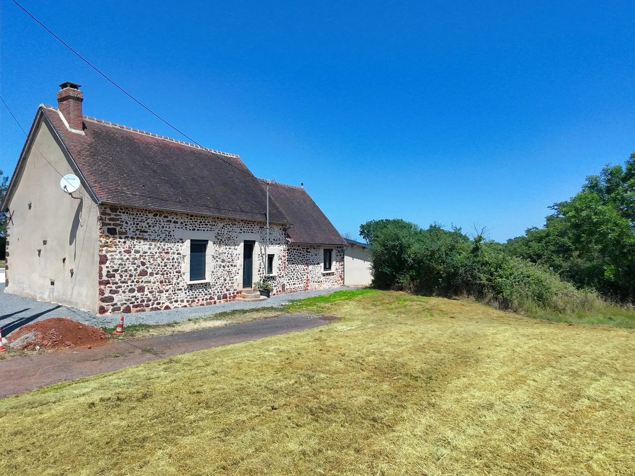 Maison de campagne avec piscine et dépendances à Chaillac — photo 10