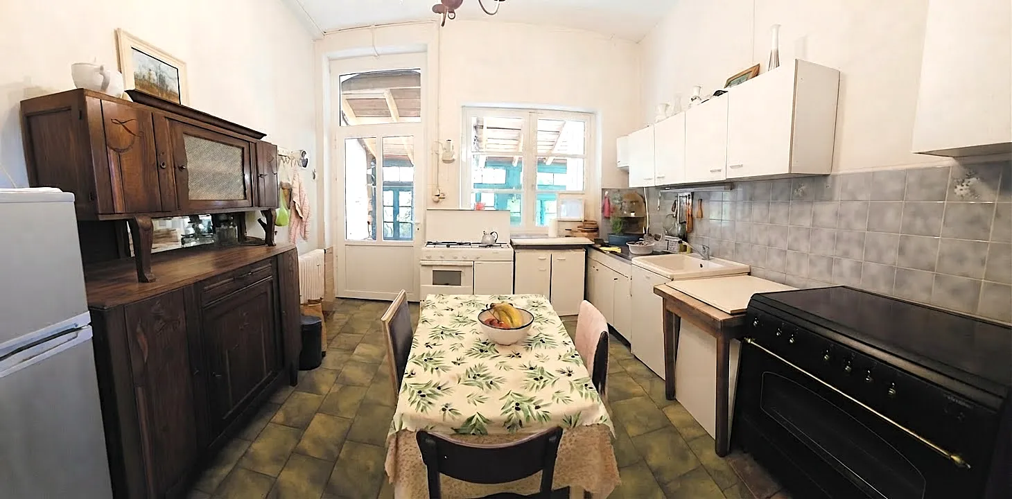 Characterful village house with guest cottage in Montauriol photo 6