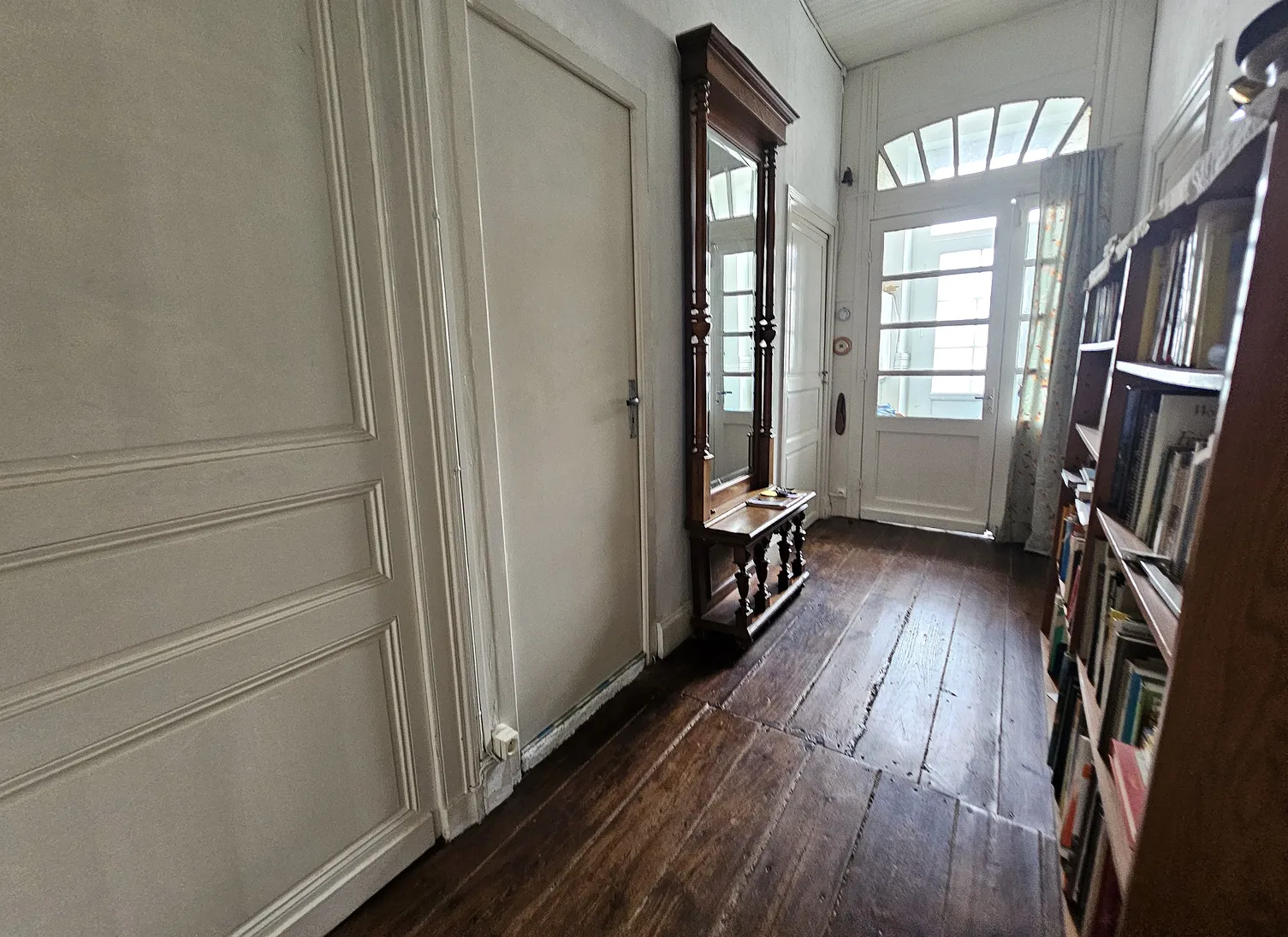 Characterful village house with guest cottage in Montauriol photo 2