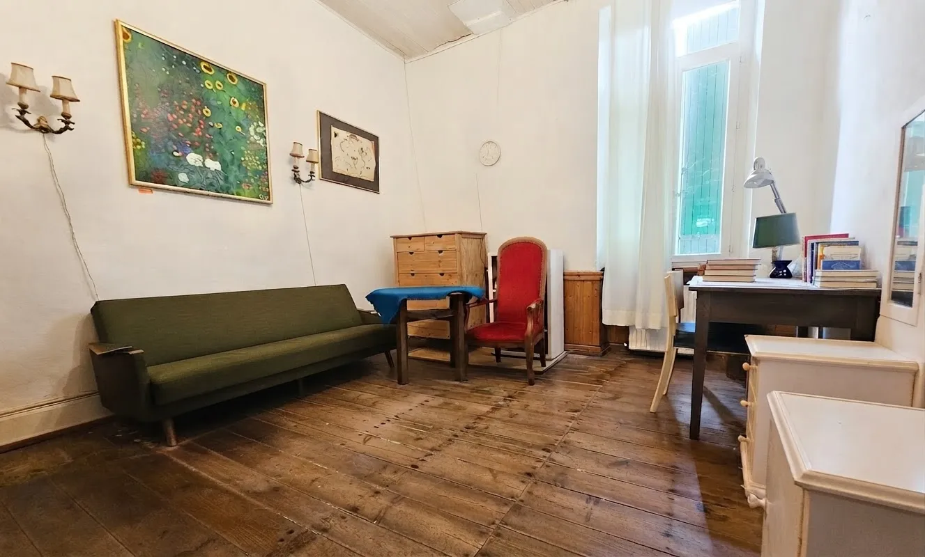 Characterful village house with guest cottage in Montauriol photo 5