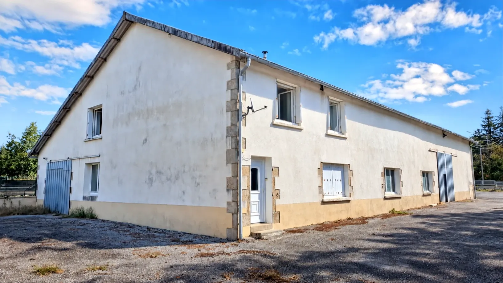 Characterful family home with outbuildings in Saint-Just-le-Martel photo 10