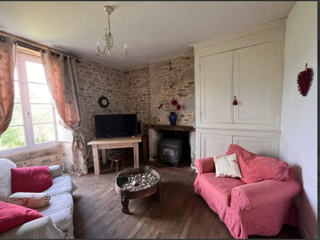Renovated manor house in Goulles, with independent gîte and views of the Massif Central photo 3