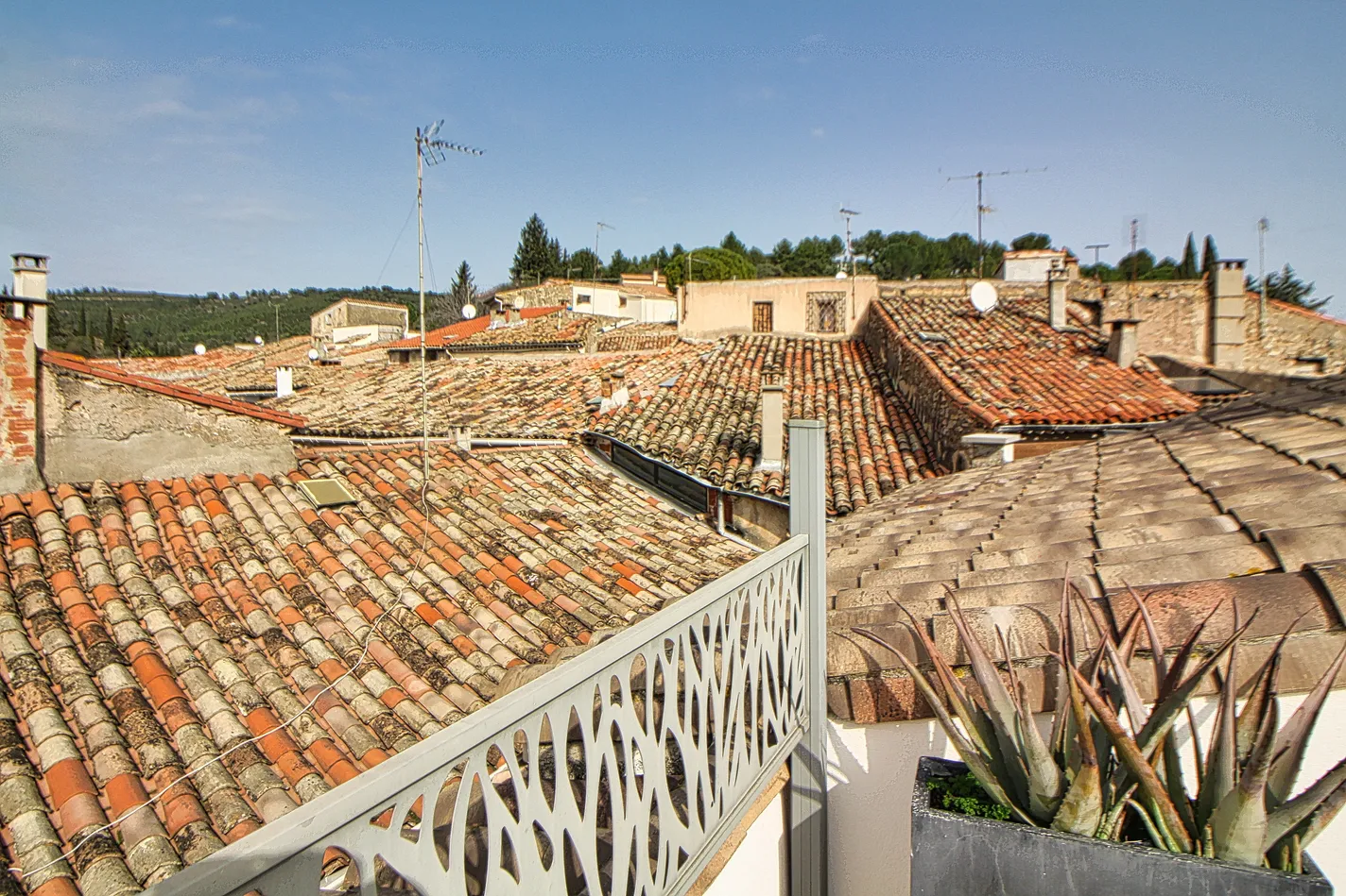 Maison de village rénovée avec terrasse à Nébian — photo 9