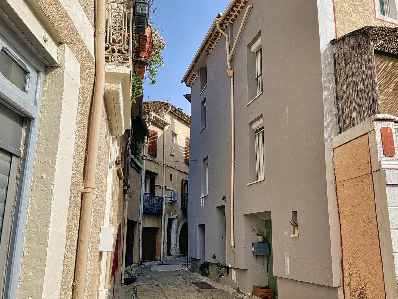 Maison de village rénovée avec terrasse à Nébian — photo 2