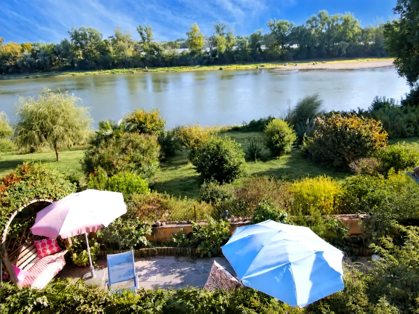 Village House, Characterful Former Forge with Views of the Garonne in Lamagistère photo 8