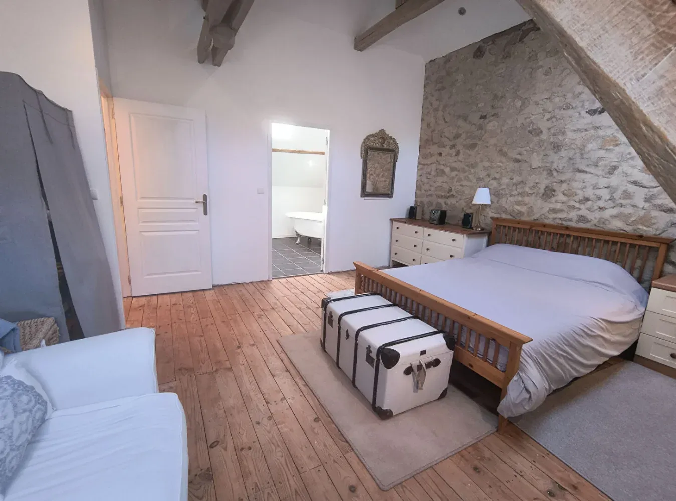 Characterful Mill with Country House and Outbuildings, 7 Bedrooms in Janaillat photo 9