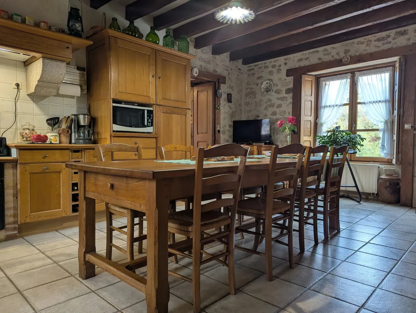 Maison de caractère avec jardin et bois près de Saint-Benoît-du-Sault — photo 3