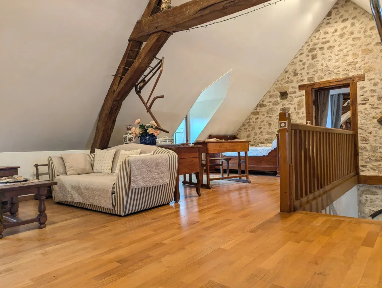 Maison de caractère avec jardin et bois près de Saint-Benoît-du-Sault — photo 9