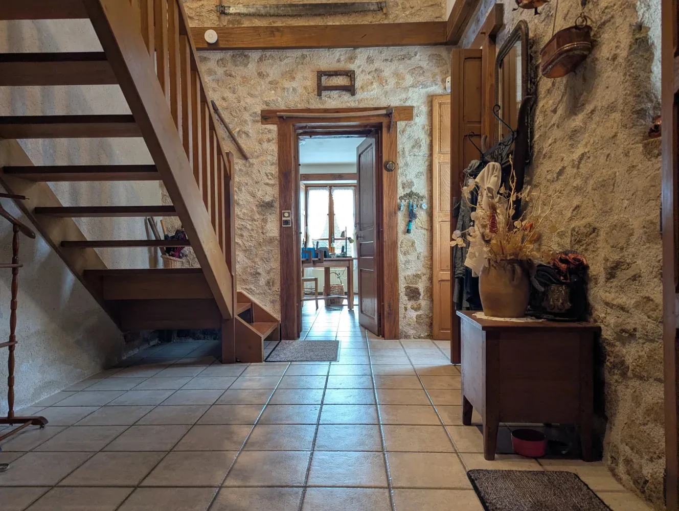 Maison de caractère avec jardin et bois près de Saint-Benoît-du-Sault — photo 5